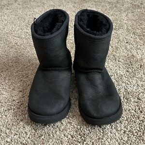 Girls UGG BLACK FUR LINED BOOTS size 12